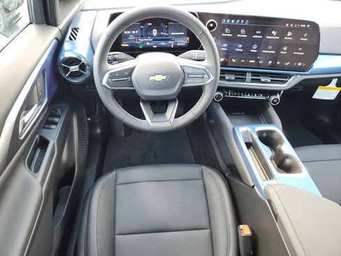 New 2026 Chevrolet Equinox EV LT image 9