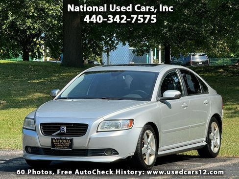Used 2009 Volvo S40 T5 R-Design image 1