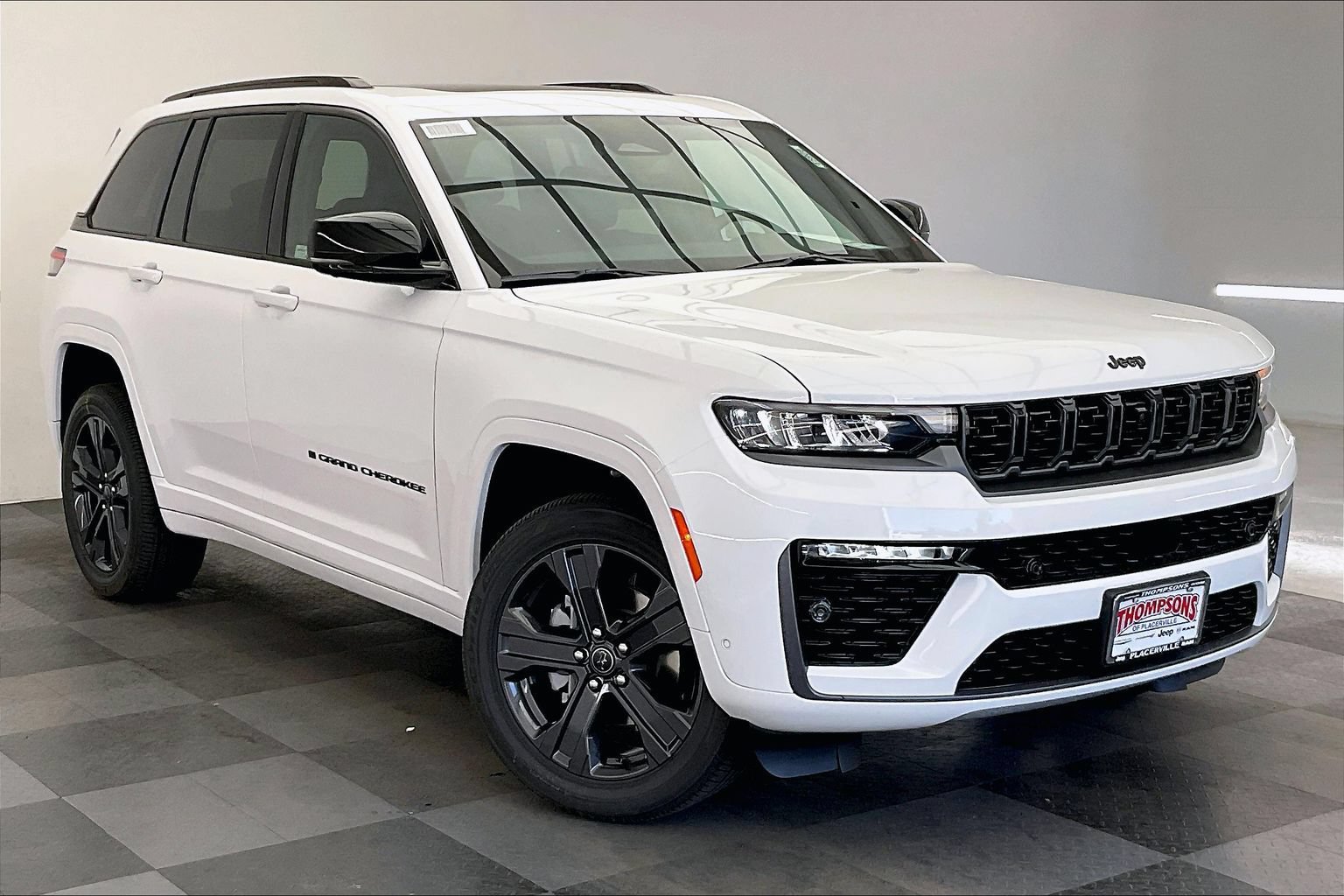 New 2027 Jeep Grand Cherokee Limited AWD/4WD image 1