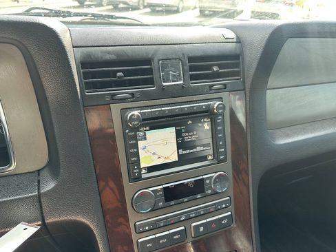 Used 2012 Lincoln Navigator 2WD image 11