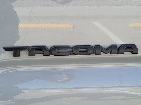 Used 2019 Toyota Tacoma TRD Sport image 38