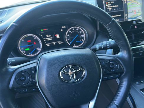 Used 2021 Toyota Venza XLE w/ Softex Package AWD/4WD image 10