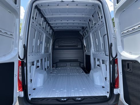 New 2026 Mercedes-Benz Sprinter 2500 image 30
