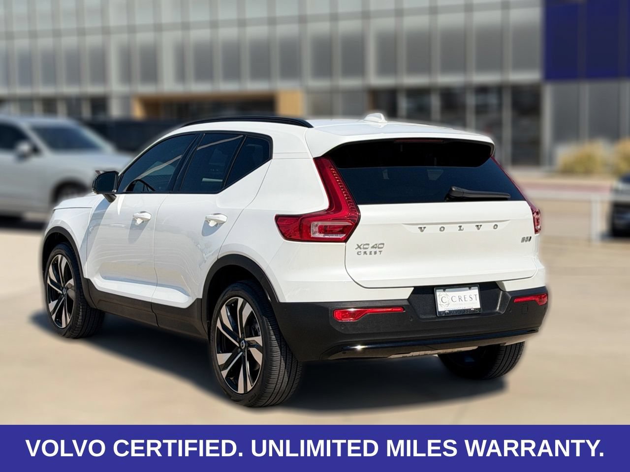 Certified 2024 Volvo XC40 B5 Ultimate AWD/4WD image 8