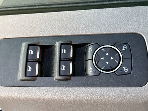 Used 2018 Ford F150 Lariat image 35