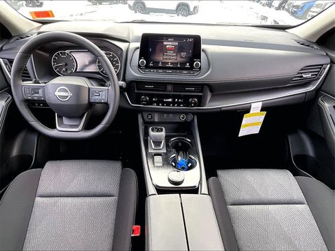 Used 2025 Nissan Rogue SV image 20