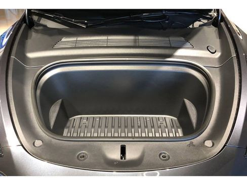 Used 2024 Tesla Model Y Long Range image 4