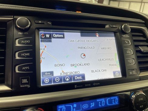 Used 2019 Toyota Highlander Limited Platinum AWD/4WD image 22