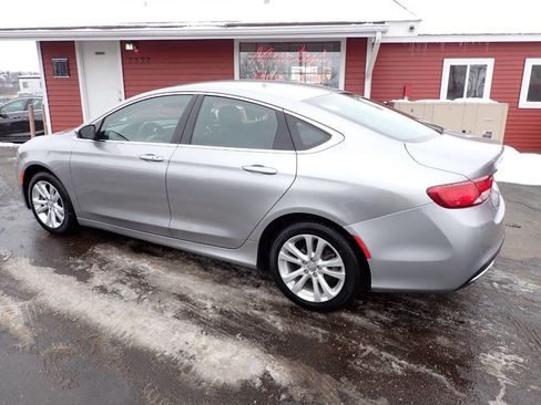 Used 2016 Chrysler 200 Limited image 4
