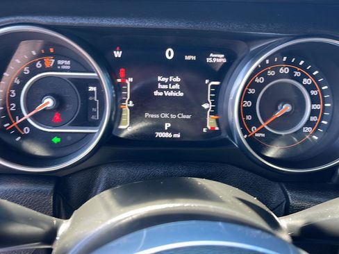 Used 2021 Jeep Wrangler Unlimited Sahara AWD/4WD image 9
