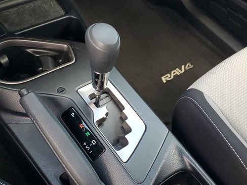 Used 2018 Toyota RAV4 XLE image 28