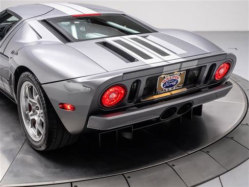 Used 2006 Ford GT RWD image 49