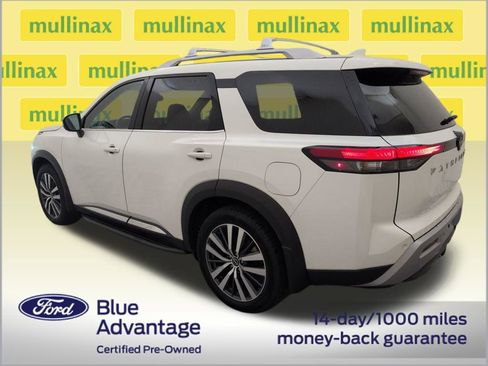 Used 2022 Nissan Pathfinder Platinum w/ Cargo Package image 11