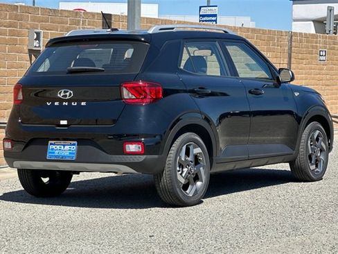 New 2025 Hyundai Venue SEL image 4