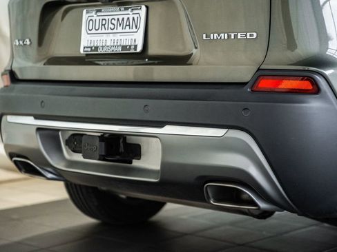 Used 2019 Jeep Cherokee Limited w/ Trailer Tow Group image 11