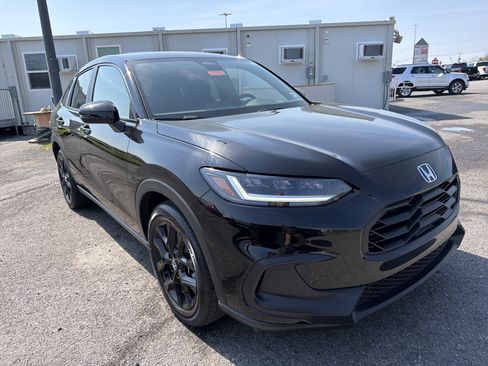 Used 2025 Honda HR-V Sport image 3