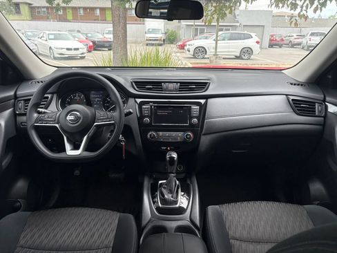 Used 2018 Nissan Rogue S FWD image 21