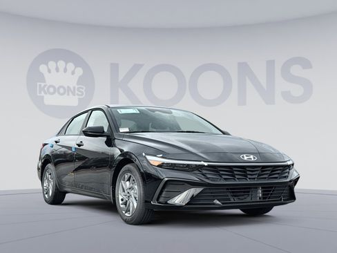 New 2026 Hyundai Elantra Blue image 10