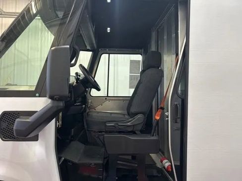 Used 2024 Chevrolet Brightdrop 600 w/ Commercial Equipment Package AWD/4WD image 8