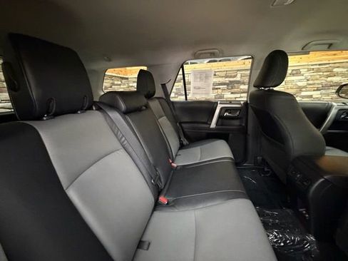 Used 2022 Toyota 4Runner SR5 Premium AWD/4WD image 31