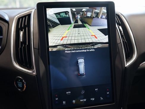 Used 2022 Ford Edge Titanium image 7