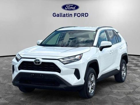 Used 2025 Toyota RAV4 XLE AWD/4WD image 1