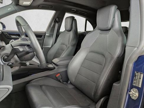 New 2024 Porsche Macan 4 Electric image 5