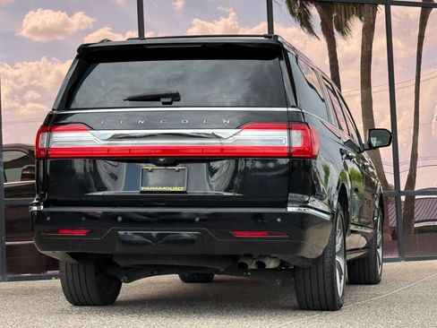 Used 2018 Lincoln Navigator L Reserve image 12