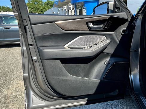 Used 2024 Acura MDX SH-AWD w/ Advance Package image 18