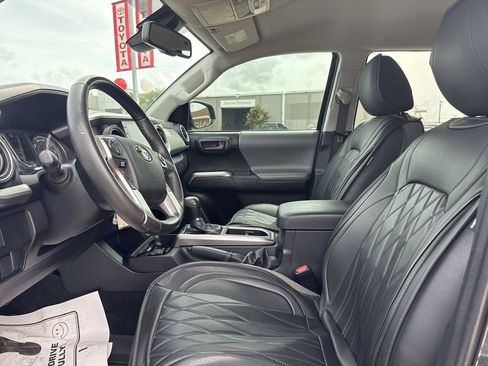 Used 2022 Toyota Tacoma SR5 w/ Technology Package RWD image 13