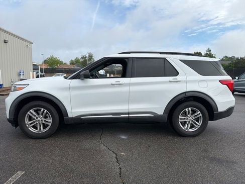 Used 2020 Ford Explorer XLT AWD/4WD image 5