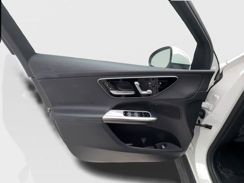 Used 2024 Mercedes-Benz GLC 300 image 21