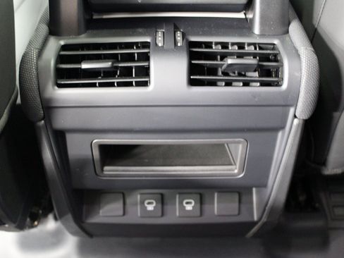 Used 2025 Land Rover Defender 110 S image 33