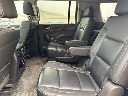 Used 2017 Chevrolet Suburban LT w/ LT Signature Package AWD/4WD image 5