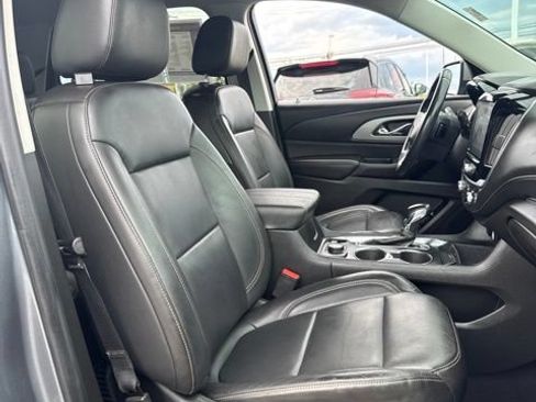 Used 2021 Chevrolet Traverse LT AWD/4WD image 16