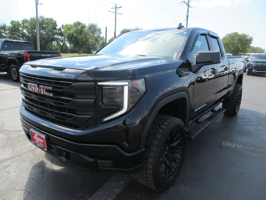 Used 2023 GMC Sierra 1500 Pro w/ Graphite Edition AWD/4WD image 11