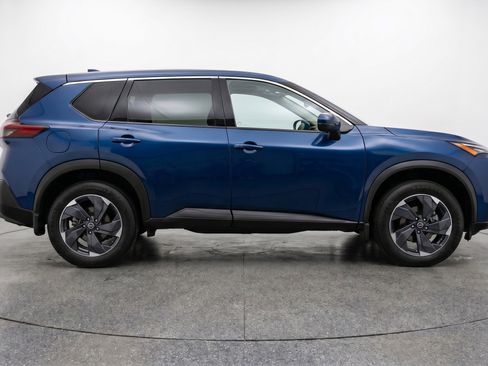 Used 2025 Nissan Rogue SV FWD image 14