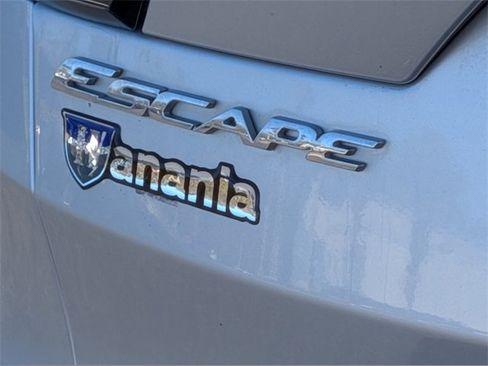 Used 2018 Ford Escape SEL image 10