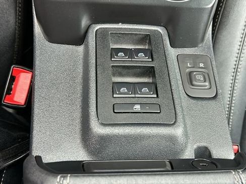 Used 2025 Ford Bronco Badlands AWD/4WD image 23