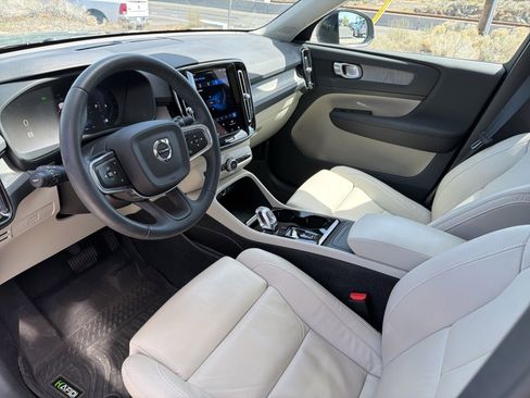 Used 2023 Volvo XC40 B5 Plus w/ Protection Package Premier image 20