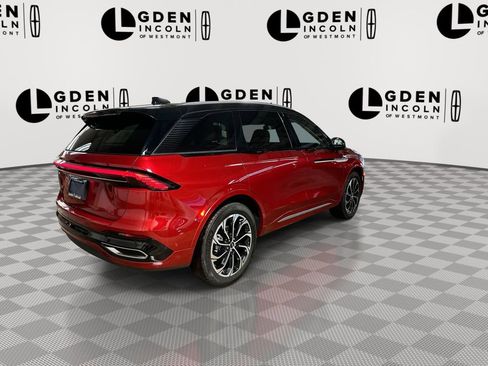 Used 2024 Lincoln Nautilus Reserve w/ Equipment Group 202A image 8