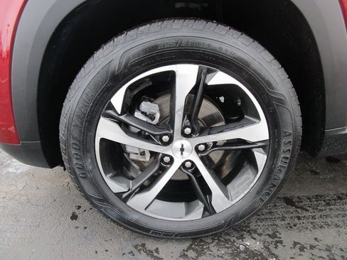 Certified 2024 Chevrolet Trax RS w/ Driver Confidence Package image 2