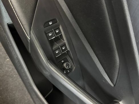 Used 2024 Volkswagen Jetta SE FWD image 13