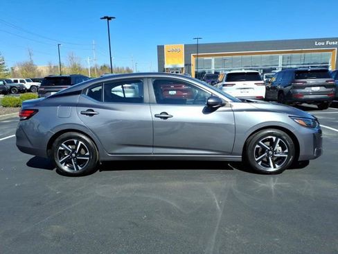 Used 2025 Nissan Sentra SV FWD image 28