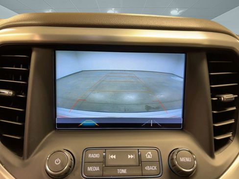 Used 2018 GMC Acadia SLT image 26