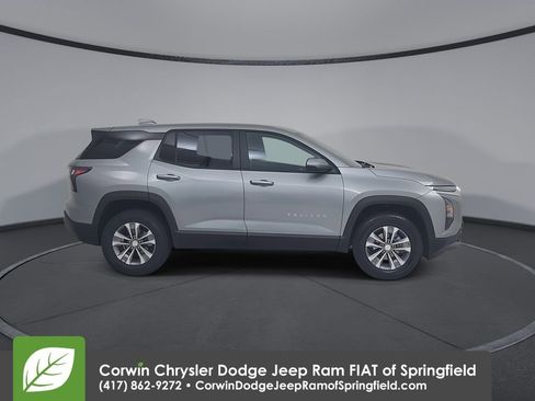 Used 2025 Chevrolet Equinox LT image 17