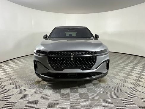 Used 2025 Lincoln Nautilus Premier w/ Equipment Group 102A image 8