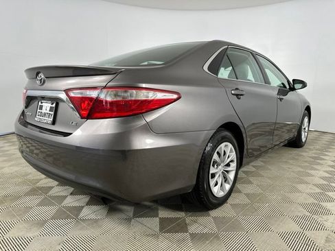 Used 2015 Toyota Camry LE FWD image 7