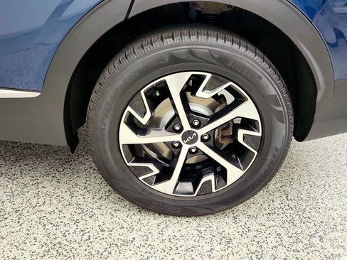 Used 2023 Kia Sportage EX AWD/4WD image 9
