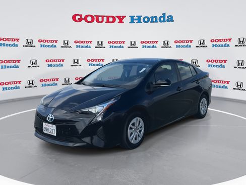 Used 2016 Toyota Prius Two w/ Preferred Accessory Package FWD image 4